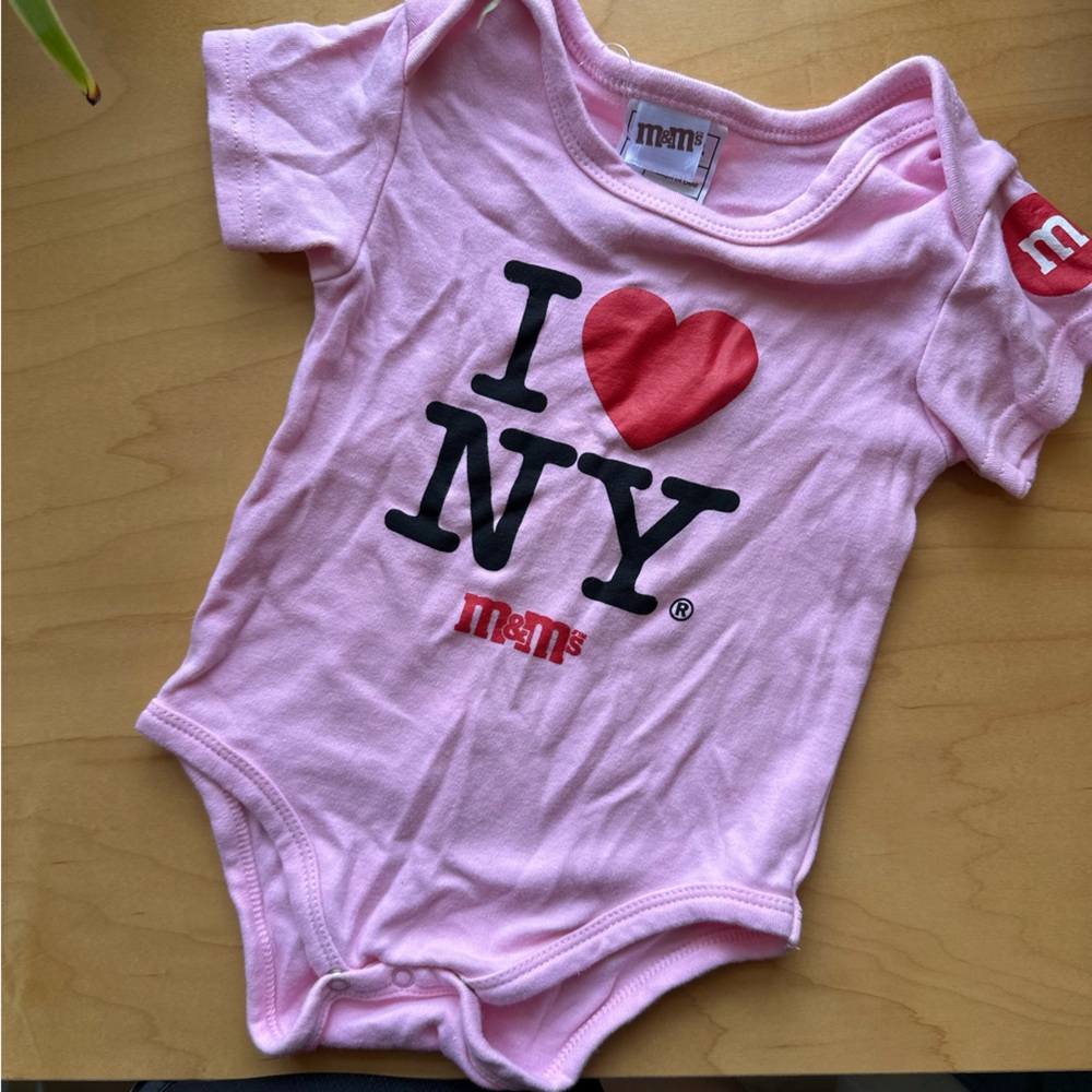 M&Ms I Heart New York Pink Little Girls Baby Onesie / Size 12 Mons